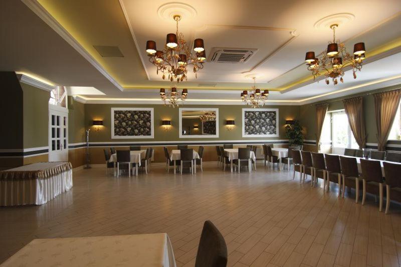 Hotel Pod Zlota Korona أوبولي المظهر الخارجي الصورة
