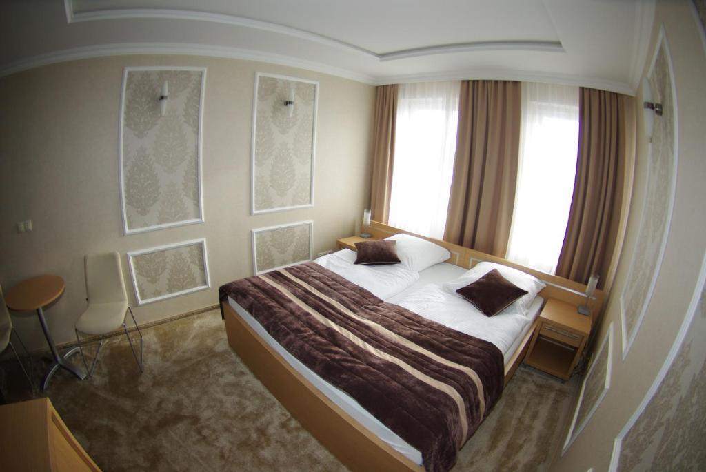 Hotel Pod Zlota Korona أوبولي الغرفة الصورة