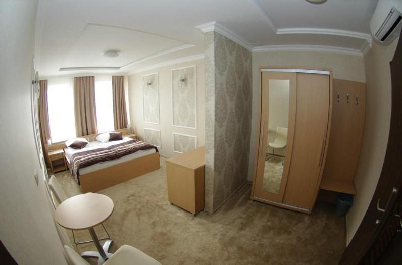 Hotel Pod Zlota Korona أوبولي الغرفة الصورة